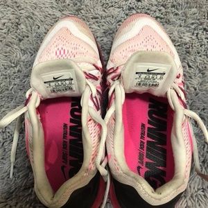 Pink & black nike air maxes size 6